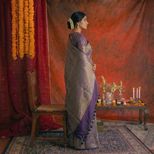 Pure Handloom Lavendar/Lilac Banarasi Brocade Silk Saree with Abstract prints - BNRLVN190