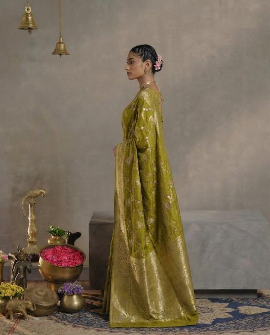 Pure Handloom Green Banarasi Chinia Silk Sarees with Menakari work all over - BNRGRN181